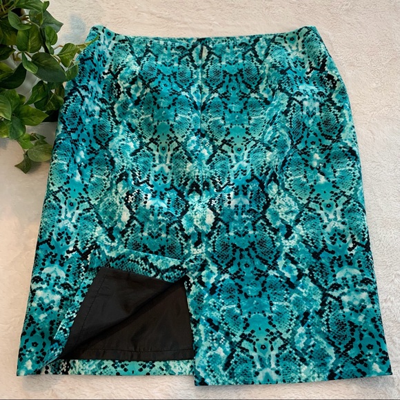 ❤️🔥❤️🔥HP❤️🔥❤️🔥Liz Claiborne teal and black fully lined skirt. Size 6P. - Picture 4 of 6